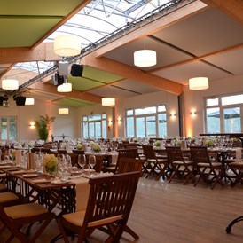Hochzeitslocation: Teehaus, eingedeckt für ca. 180 Leute - Galopprennbahn Düsseldorf "Teehaus"