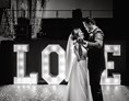 Hochzeitslocation: LOVE LED über uns Buchbar  - Halle9 Casino Zollverein 