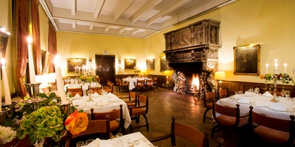 Winterhochzeit - Preisniveau: €€€ - Düsseldorf - Kaminzimmer - Schlosshotel Hugenpoet