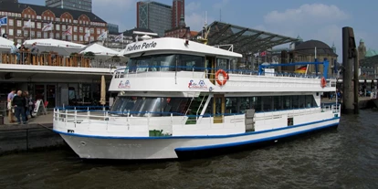 Winterhochzeit - Hamburg-Stadt (Hamburg, Freie und Hansestadt) - Die HAFEBPERLE ist ideal für Gruppen bis ca.50 Personen.  - Elbe Erlebnistörns