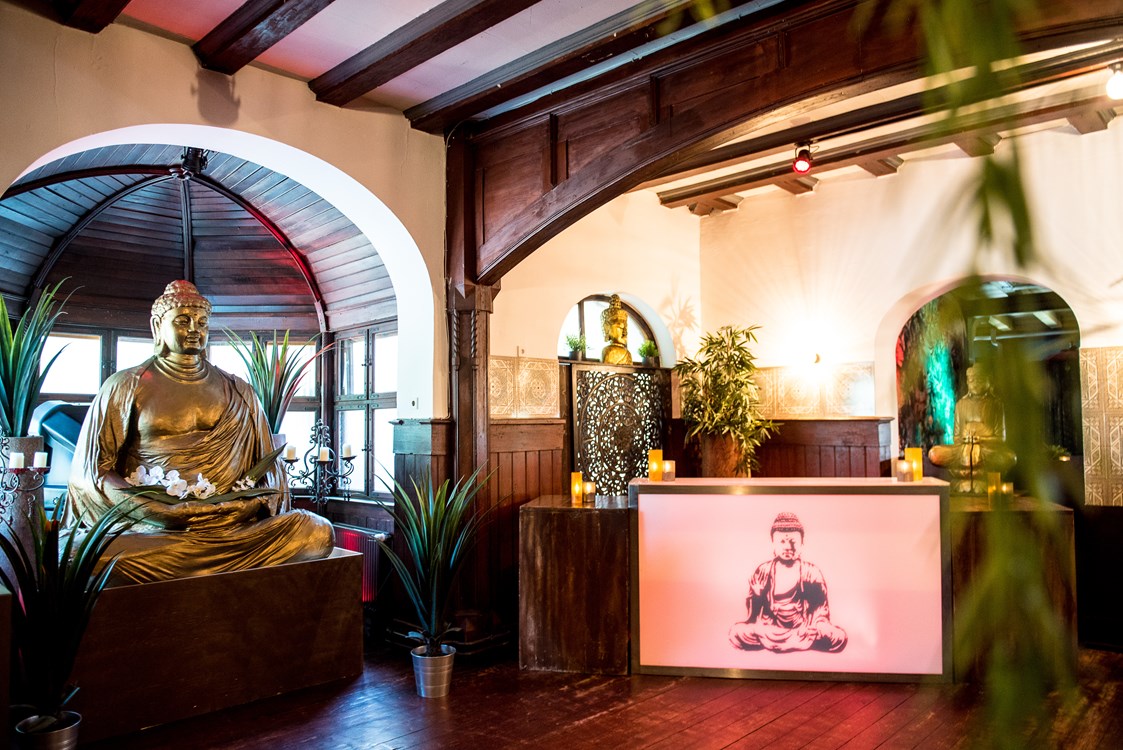Hochzeitslocation: Buddhas Place / Eingang großer Bereich - Buddha Lounge Red Mandarin