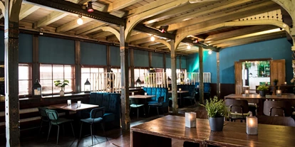 Winterhochzeit - PLZ 71034 (Deutschland) - Gallery / abtrennbar - Buddha Lounge Red Mandarin