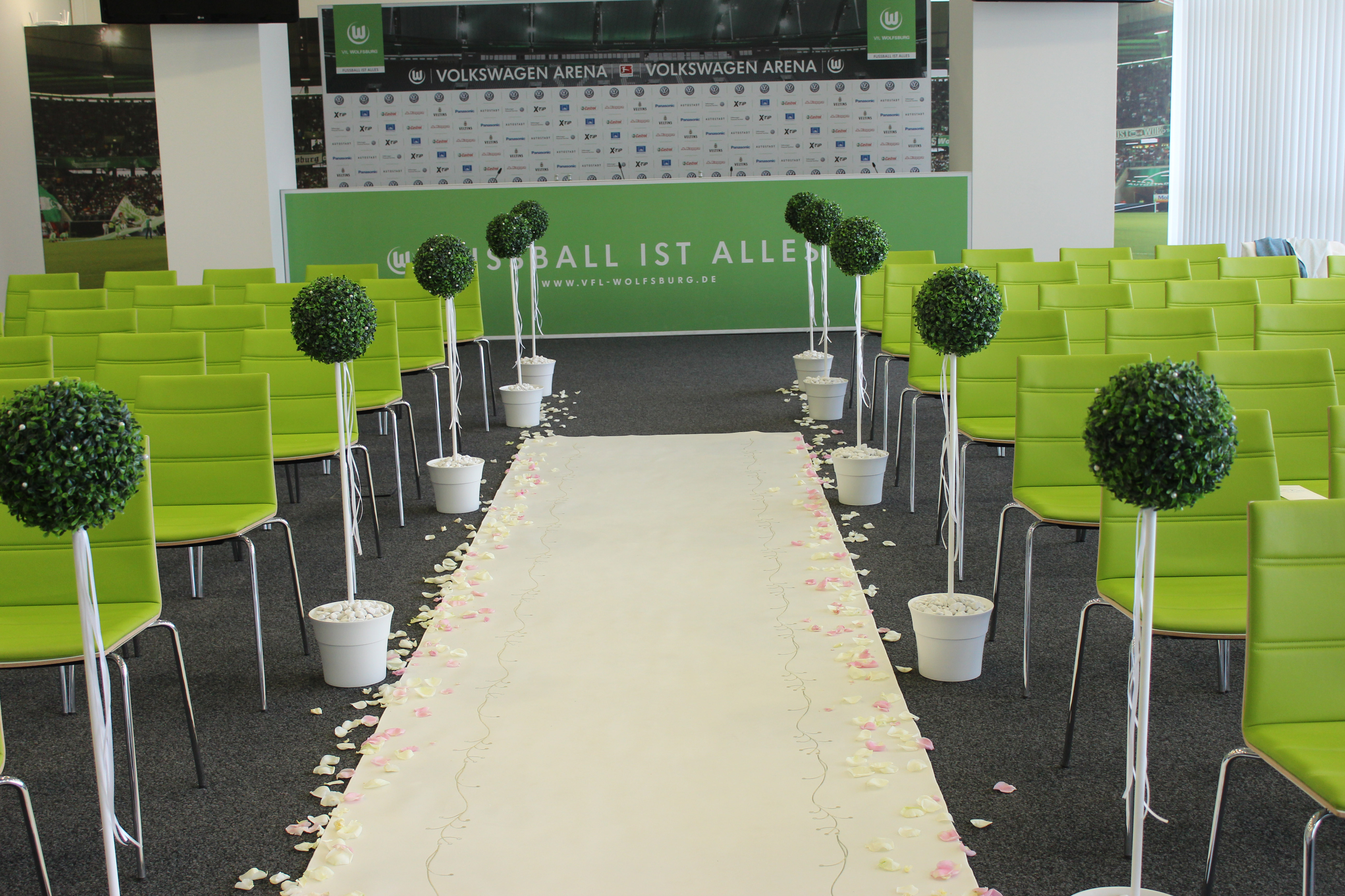 Hochzeitslocation: Hochzeit im Pressekonferenzraum! - Volkswagen Arena
