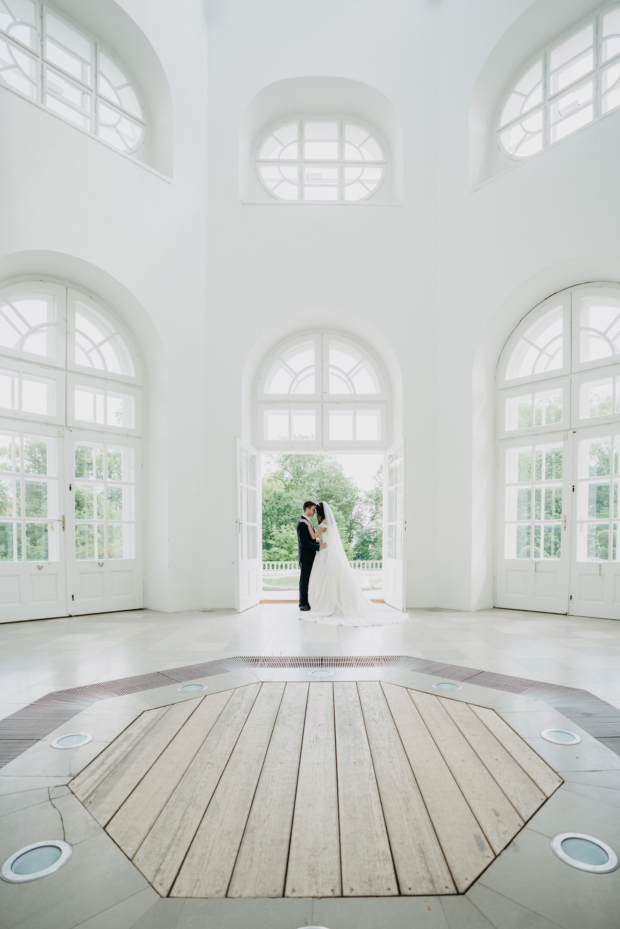 Hochzeitslocation: Ansicht des Oktogons Richtung Park - Orangerie des Schlosses Esterházy
