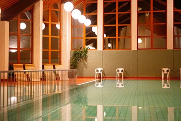 Hochzeitslocation: Schwimmbad - Landhaus Nordhelle