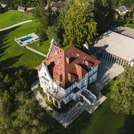 Hochzeitslocation: Die Villa von oben - Villa Bergzauber