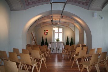 Hochzeitslocation: Trauung im Gewölbe 2 - Schloss Reichenau an der Rax (NÖ)