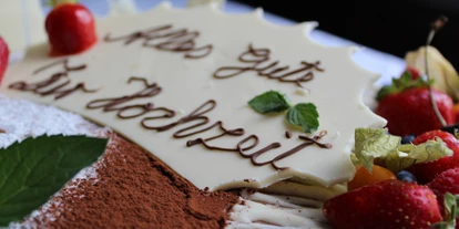 Winterhochzeit - PLZ 71034 (Deutschland) - Hochzeits Torte von uns im Haus aus unserer eigenen Konditorei  - Schlosscafe Beuren & Cafe Konditorei / Hochzeits Location