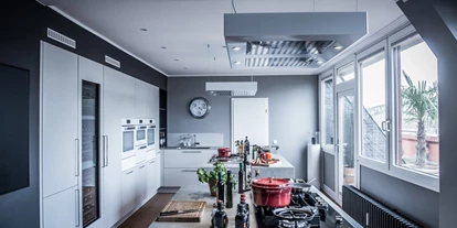 Winterhochzeit - nächstes Hotel - Penthouse Kochatelier - Rheinseite 
 - RHEINLOFT COLOGNE