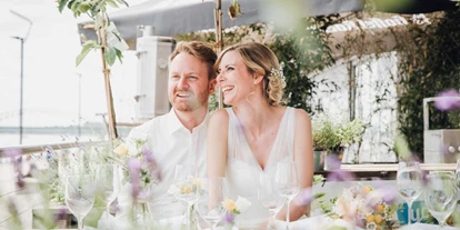 Winterhochzeit - Preisniveau: €€€ - Düsseldorf - Für eine romantische Hochzeitsfeier am Rhein. - Pe303 am Rhein