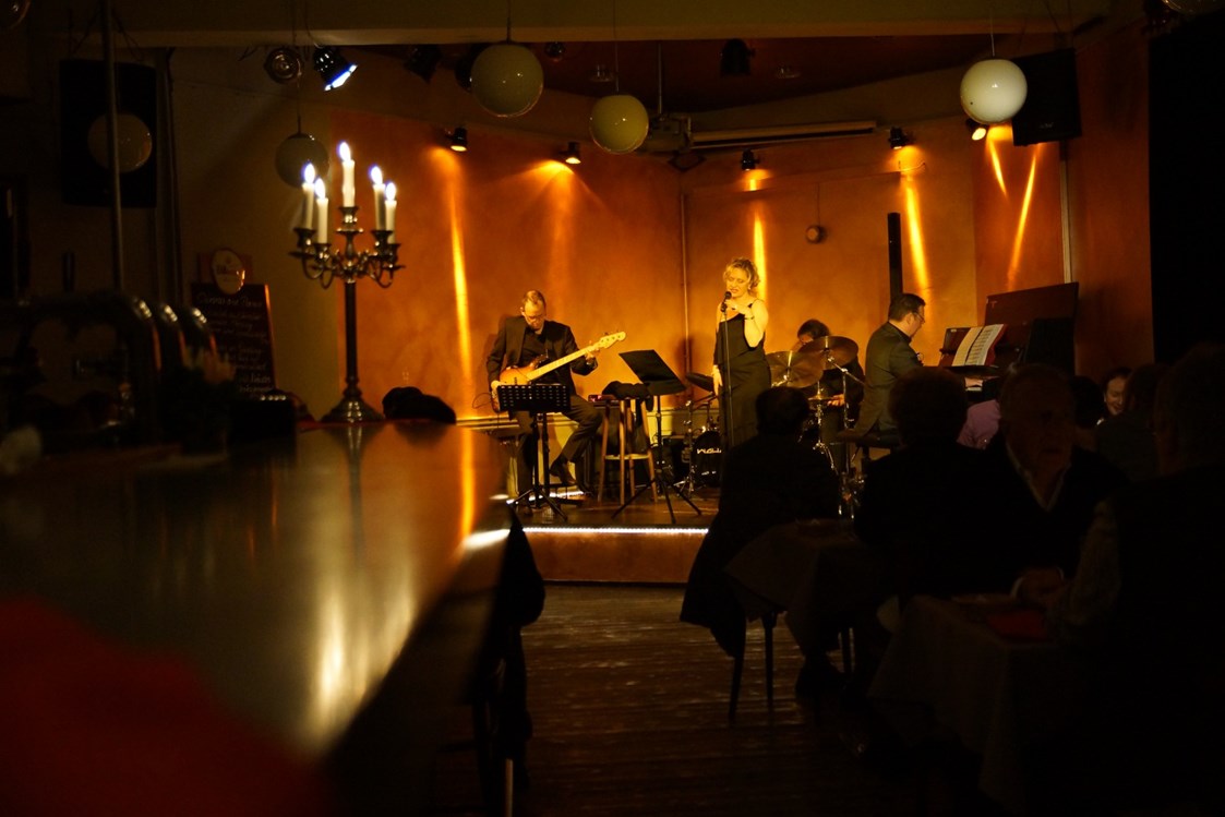 Hochzeitslocation: Club Abend mit Live Musik und Dinner  - Kunstwerk Saarbrücken