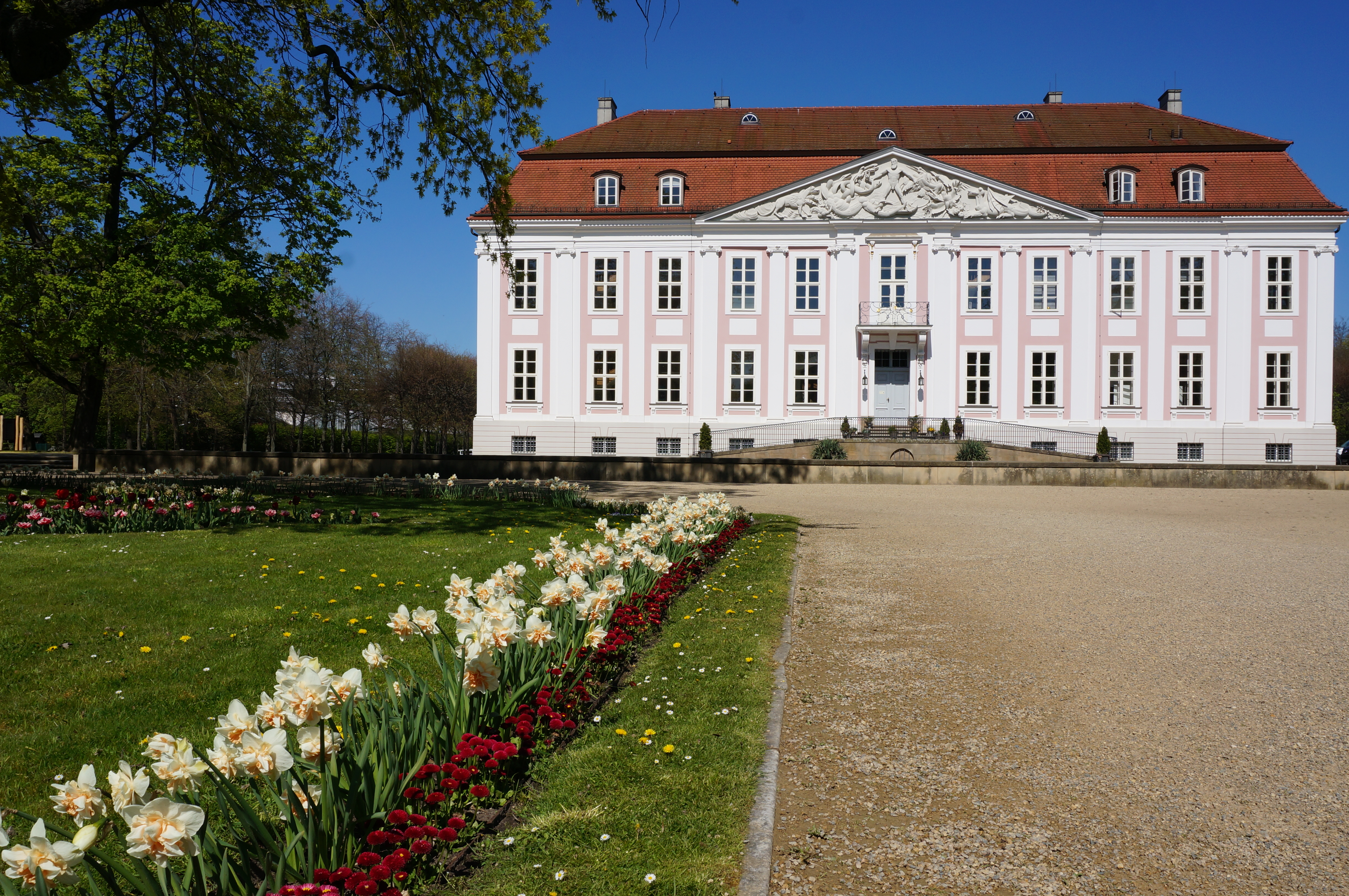 Winterhochzeit - Berlin-Stadt - Außenansicht Schloss Friedrichsfelde - Schloss Friedrichsfelde