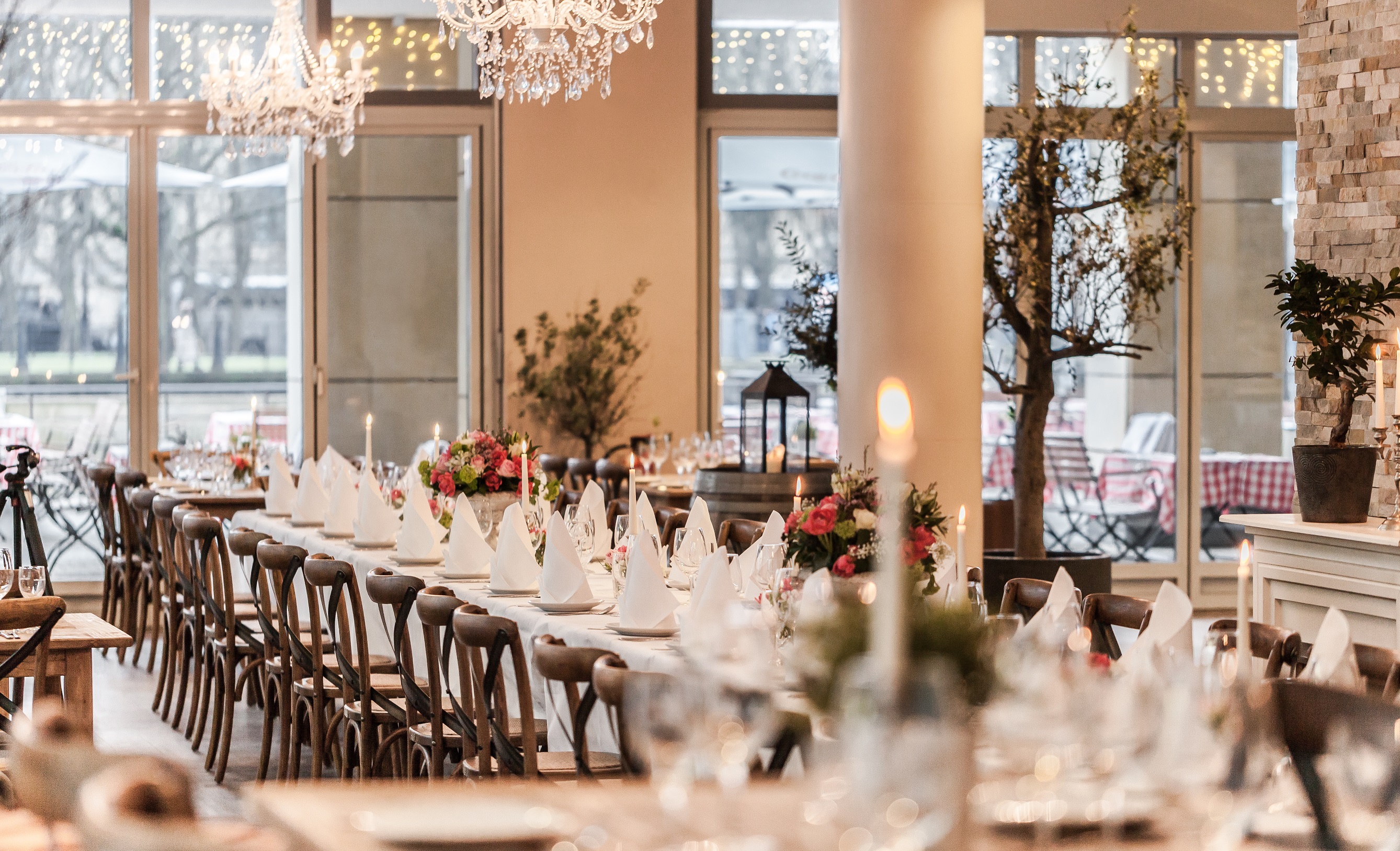 Winterhochzeit - Berlin-Stadt - Dinnerbestuhlung im Restaurant - A Tavola