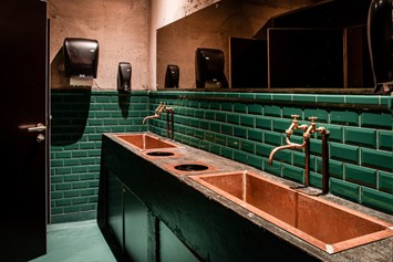 Hochzeitslocation: WC's im Untergeschoss - Altes Pumpenhaus Dresden