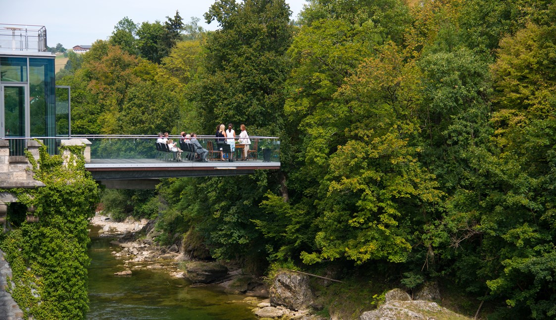 Hochzeitslocation: Näher am Fluss - die Plattform für bis zu 40 Personen - Schloss Rothschild