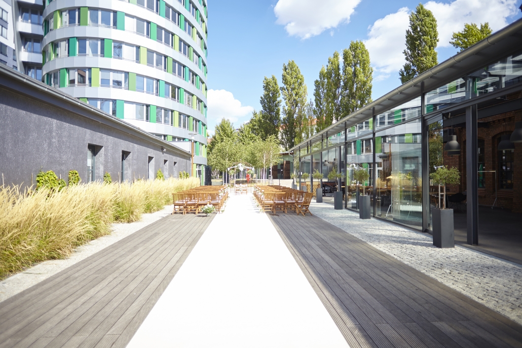 Winterhochzeit - Berlin-Stadt - Schmiede - Holzdeck - Freie Trauung - Historische Schmiede