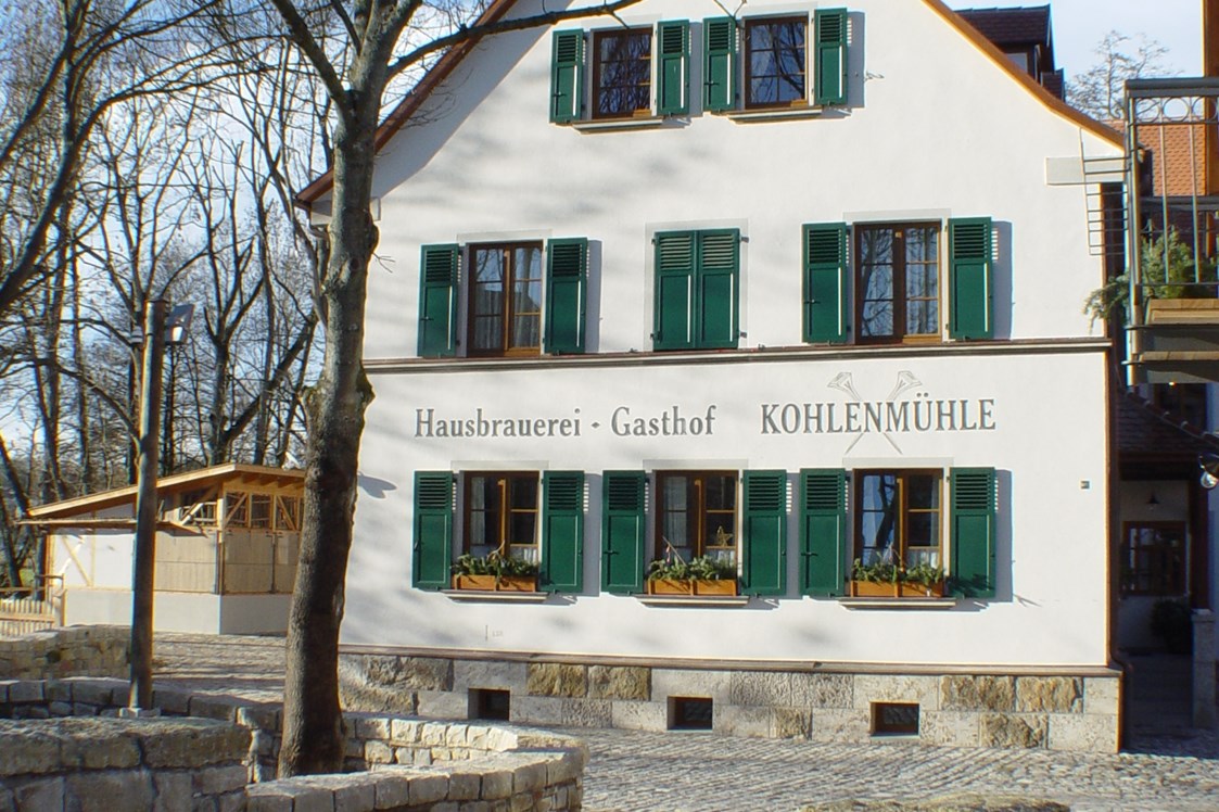 Hochzeitslocation: Eingangsbereich Außenansicht - Kohlenmühle Gasthof & Brauerei