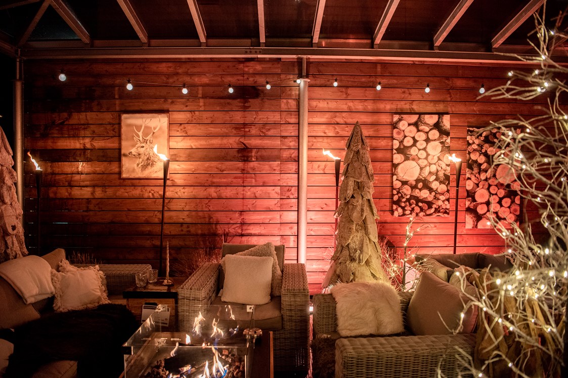 Hochzeitslocation: Winter-Deko in der Lounge - Unique Eventlocation