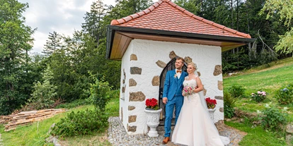 Winterhochzeit - Neumarkt im Mühlkreis - Zahlreiche tolle Hochzeitsfotomöglichkeiten rund um das Gasthaus zur Gis. - Gasthaus zur Gis