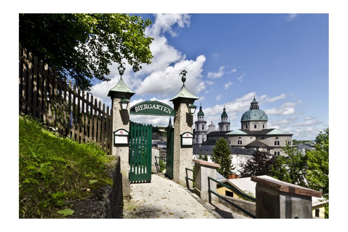 Hochzeitslocation: Eingang zum Gastgarten - Restaurant Stieglkeller - Salzburg