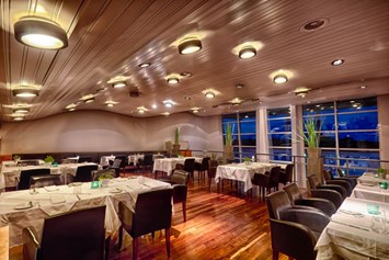 Hochzeitslocation: Galerie bietet Platz für bis zu 50 PAX - Marina Restaurant