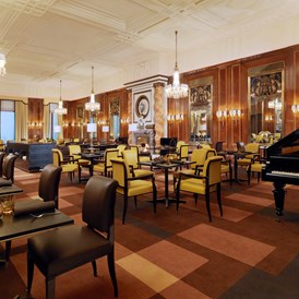 Hochzeitslocation: Speisen wir auf der Titanic - Unser Restaurant die "Bristol Lounge" wurde dem "grill room" der Titanic nachempfunden. - Hotel Bristol Vienna