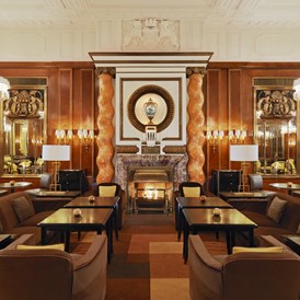 Hochzeitslocation: Im Restaurant "Bristol Lounge" sorgt unser offener Kamin für das besondere Ambiente.  - Hotel Bristol Vienna
