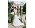 Hochzeitslocation: Romantische Hochzeitsfotos im Rosengarten... - Schloss Schönau