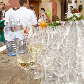 Hochzeitslocation: Für das leibliche Wohl unserer Gäste wird stets gesorgt. - Weingut Holzapfel Prandtauerhof