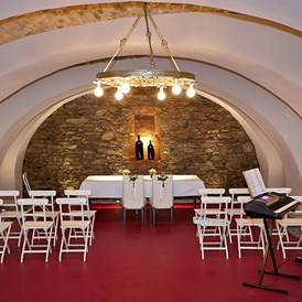 Hochzeitslocation: Feiern Sie Ihre Hochzeit im Gewölbe des Weingut Holzapfel Prandtauerhof in Niederösterreich. - Weingut Holzapfel Prandtauerhof