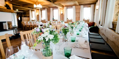 Winterhochzeit - Tirol - Feiern Sie Ihre Traumhochzeit im Maierl-Alm und Chalet - mit urigem Flair und herzlichem Ambiente. - Maierl-Alm und Chalets
