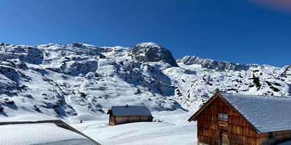 Winterhochzeit - nächstes Hotel - Der Aublick auf die Dachstein Gruppe im Winter. - Gjaid Alm