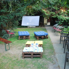 Hochzeitslocation: Freiluft-Kino Outdoor-Film - Metamorphosys Place of Bliss - Seminarhaus / Eventlocation / Partyraum