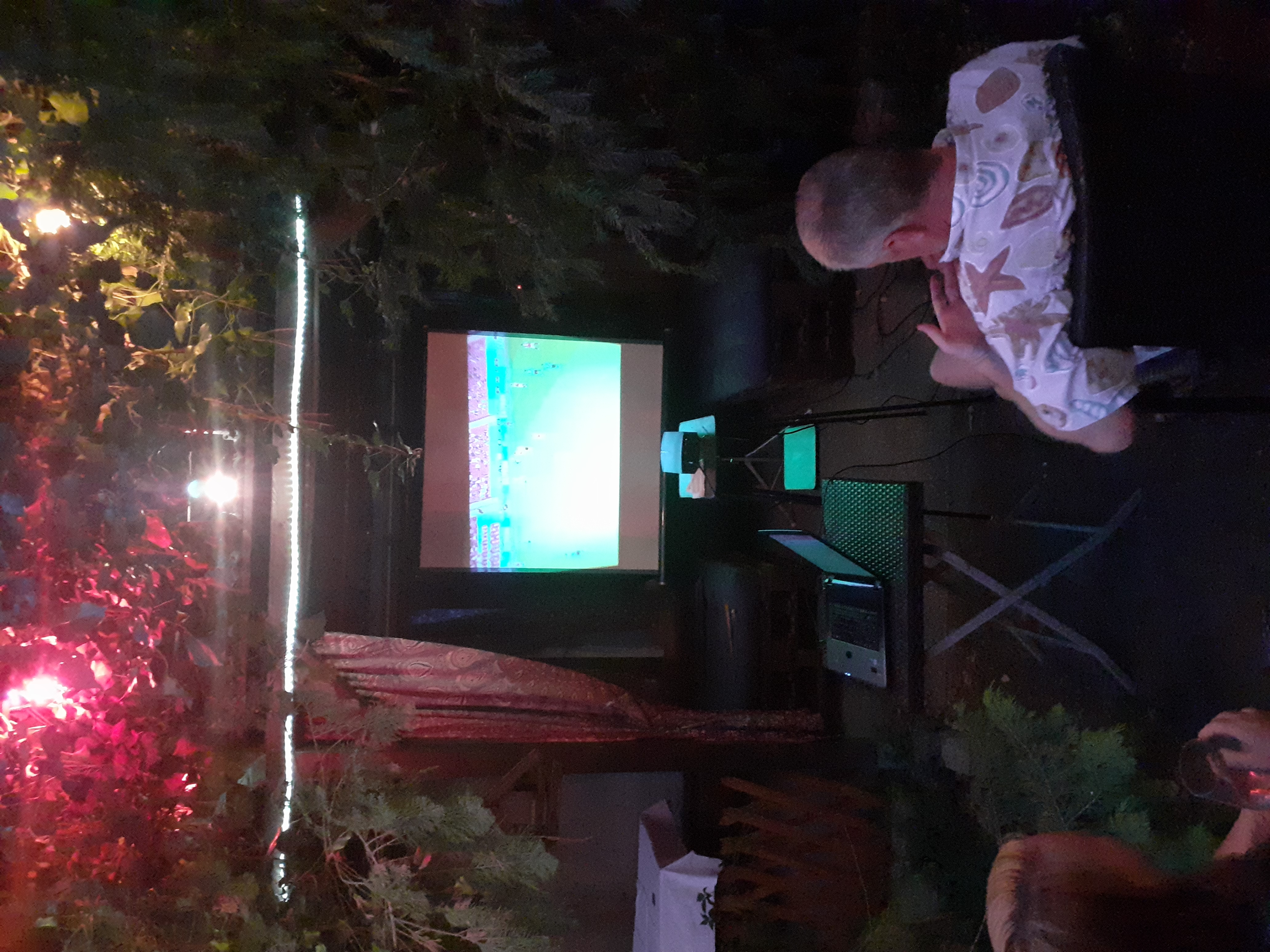 Hochzeitslocation: Salettl - Beamer Präsentation - TV-Abend - Metamorphosys Place of Bliss - Seminarhaus / Eventlocation / Partyraum