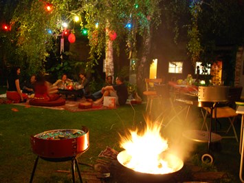 Metamorphosys Place of Bliss - Seminarhaus / Eventlocation / Partyraum Angaben zu den Festsälen Garten - Outdoor
