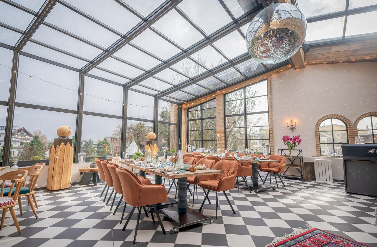 Sendlhofer's Angaben zu den Festsälen Weitblick