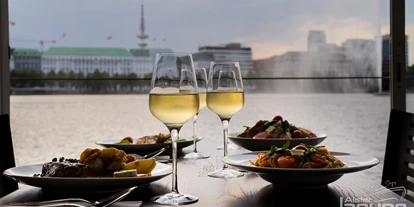 Winterhochzeit - Hamburg-Stadt (Hamburg, Freie und Hansestadt) - Aussicht aus der Alsterlagune direkt mit Blick auf die Hamburger Alster. - Alsterlagune