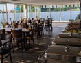 Hochzeitslocation: Restaurantschiff - Innenansicht mit Catering-Buffet - Alsterlagune