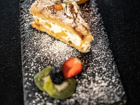 Hochzeitslocation: Unsere mit viel Liebe selbstgemachten Kuchen von Dani´s Mama. - jezz AlmResort Ellmau