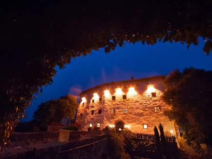 Winterhochzeit - Art der Location: Schloss - Castel Katzenzungen bei Nacht - Hochzeitslocation Castel Katzenzungen