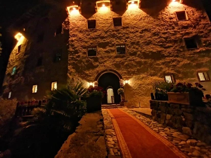 Winterhochzeit - Art der Location: Schloss - Hochzeitslocation Castel Katzenzungen