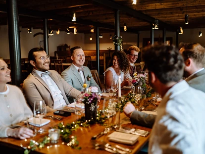 Winterhochzeit - Geeignet für: Hochzeit - Indoor lässt sich herrlich mit bis zu 120 Hochzeitsgästen feiern. - Büffelhof Beuerbach