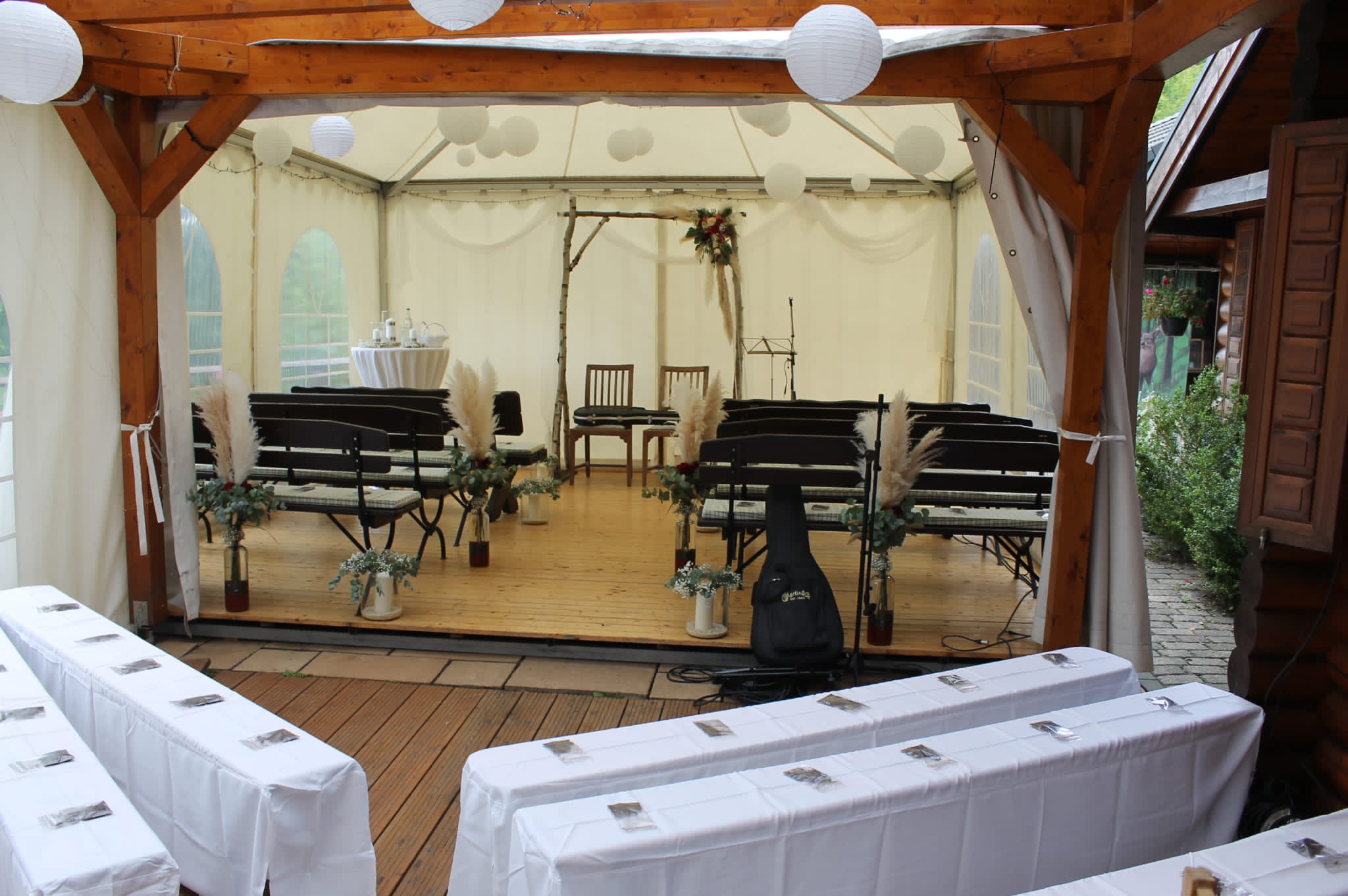 Brilons Kurparkhütte Angaben zu den Festsälen Terrasse