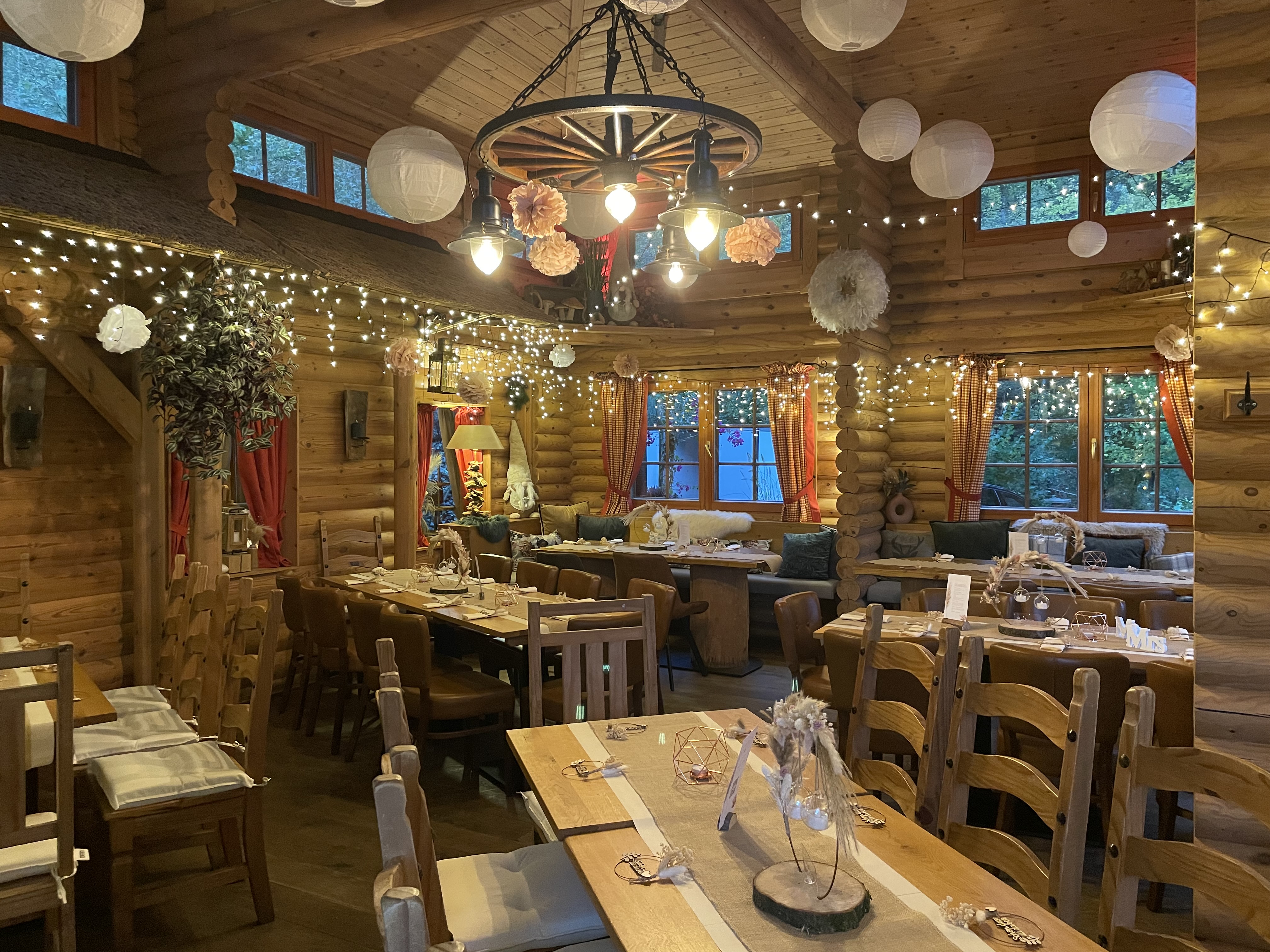 Winterhochzeit - Umgebung: in den Bergen - Brilons Kurparkhütte