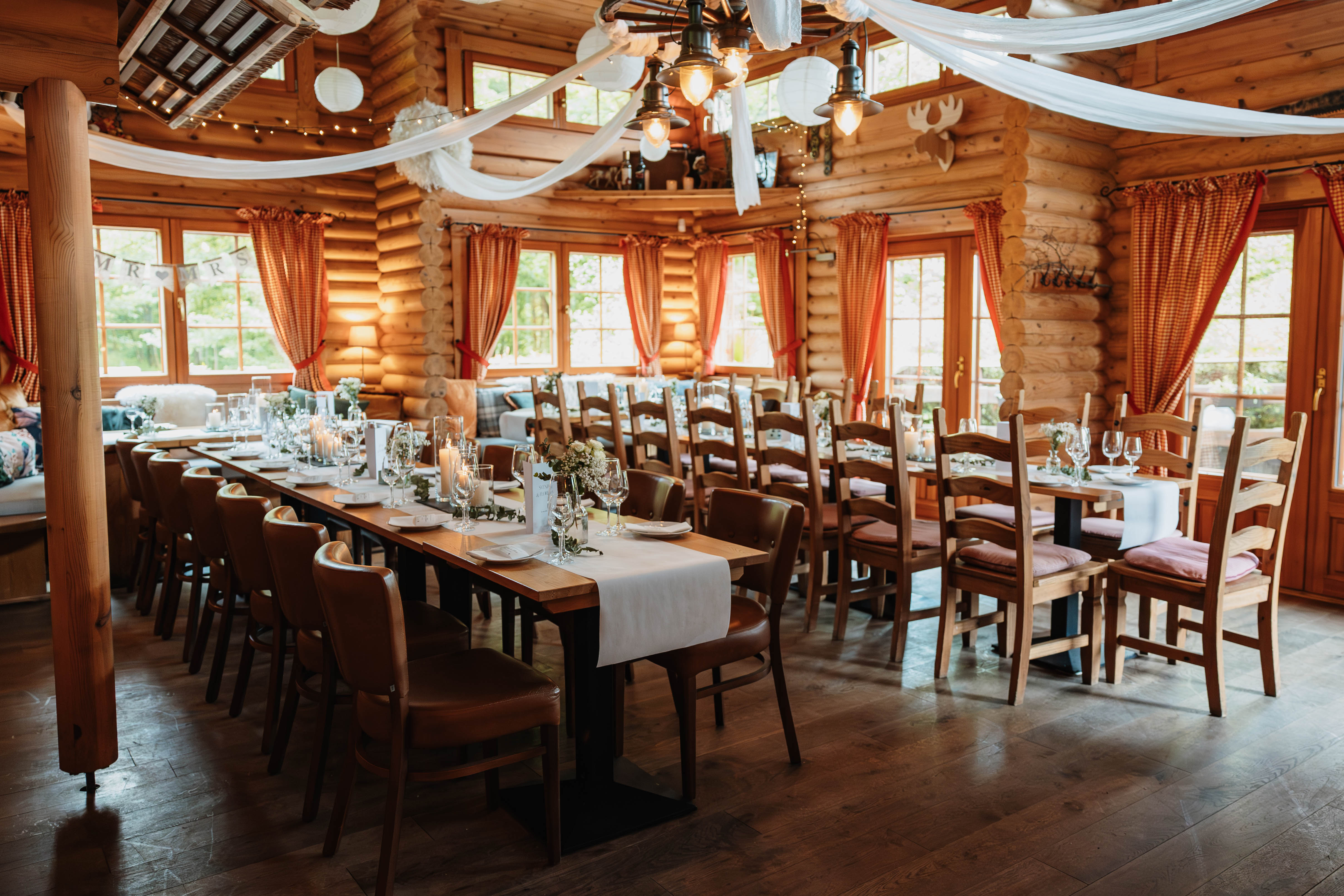 Hochzeitslocation: Brilons Kurparkhütte