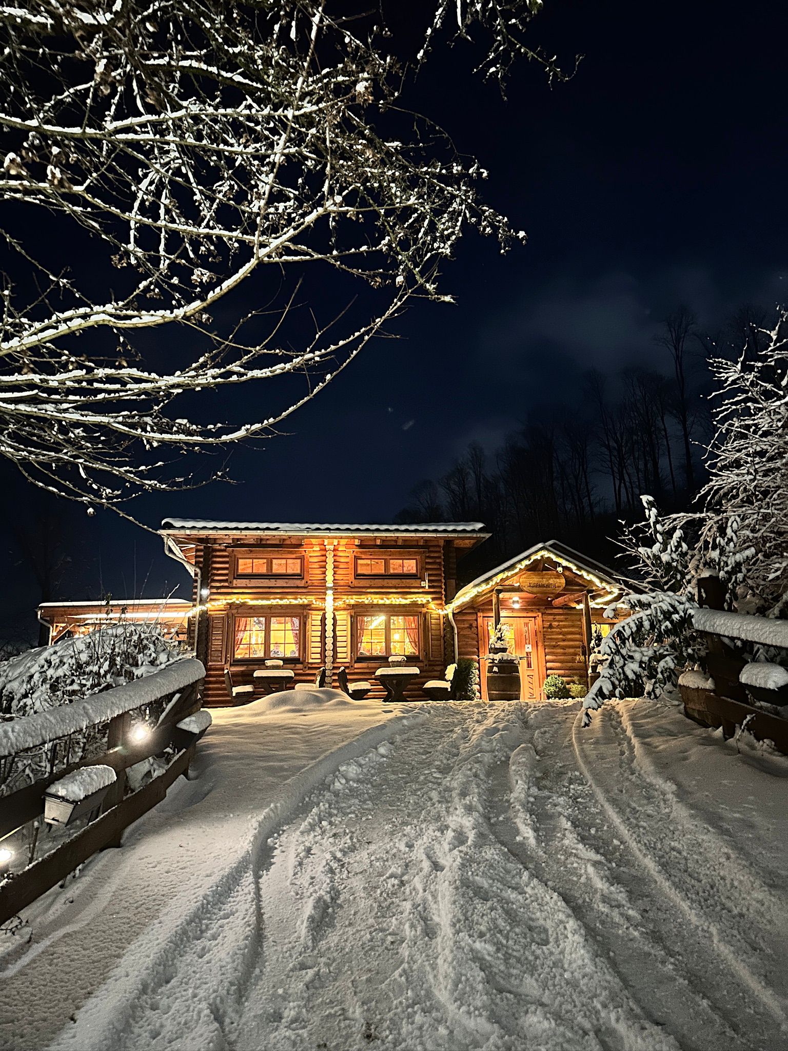 Winterhochzeit - Nordrhein-Westfalen - Besonders im Winter ist unsere Hütte ein Highlight! - Brilons Kurparkhütte