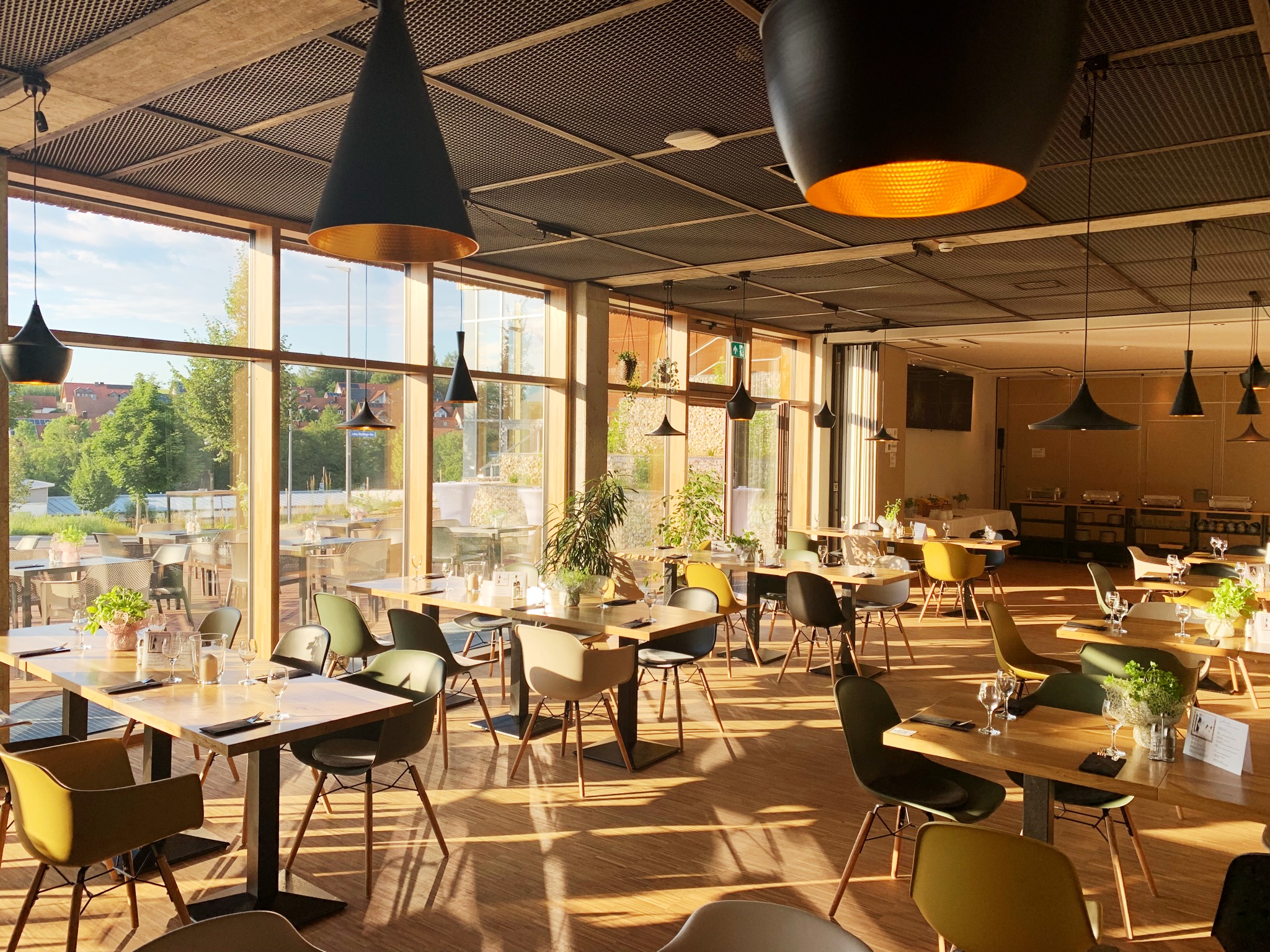 Stefan Apfl Angaben zu den Festsälen Bistro Eco