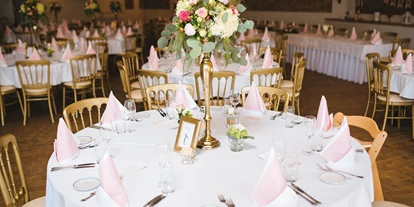 Winterhochzeit - Mistelbach (Mistelbach) - Der große Festsaal des Schloss Raggendorf für bis zu 300 Hochzeitsgäste. - Schloss Raggendorf