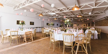 Winterhochzeit - Mistelbach (Mistelbach) - Schloss Raggendorf Festsaal 347 m² - bis zu 300 Hochzeitsgäste - Schloss Raggendorf
