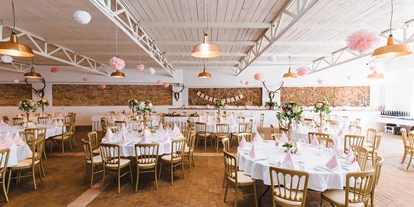 Winterhochzeit - Mistelbach (Mistelbach) - Schloss Raggendorf Festsaal 347 m² - bis zu 300 Hochzeitsgäste - Schloss Raggendorf